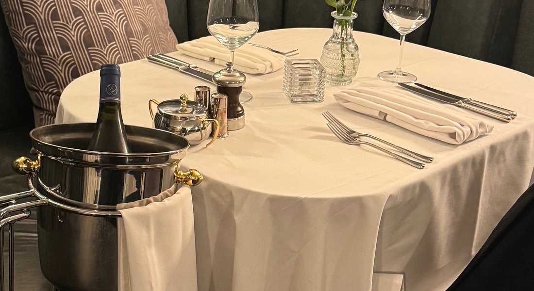 Roots Restaurant dining room